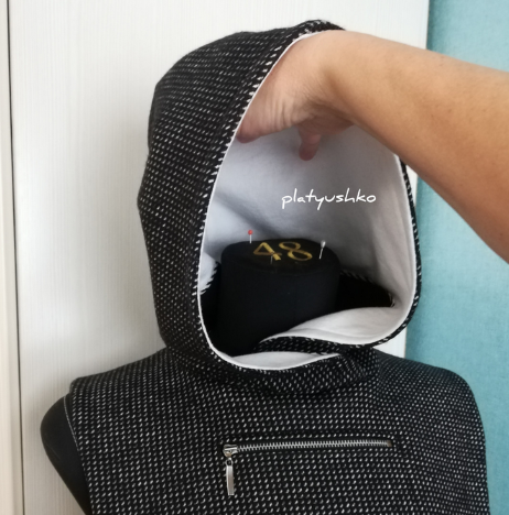 слив курса [Ольга Петрова] [platyushko] [Шитье] Двусторонний капюшон на манишке (2022) бесплатно